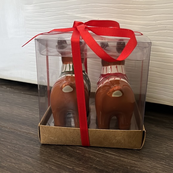 TAG Reindeer NWT Salt And Pepper Shaker Set - Picture 2 of 7